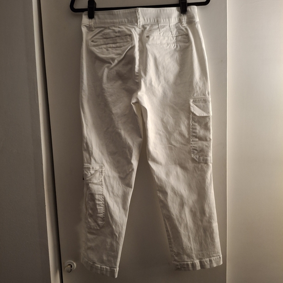 Democracy Women's White Cropped Cargo Denim Jeans - Picture 2 of 11